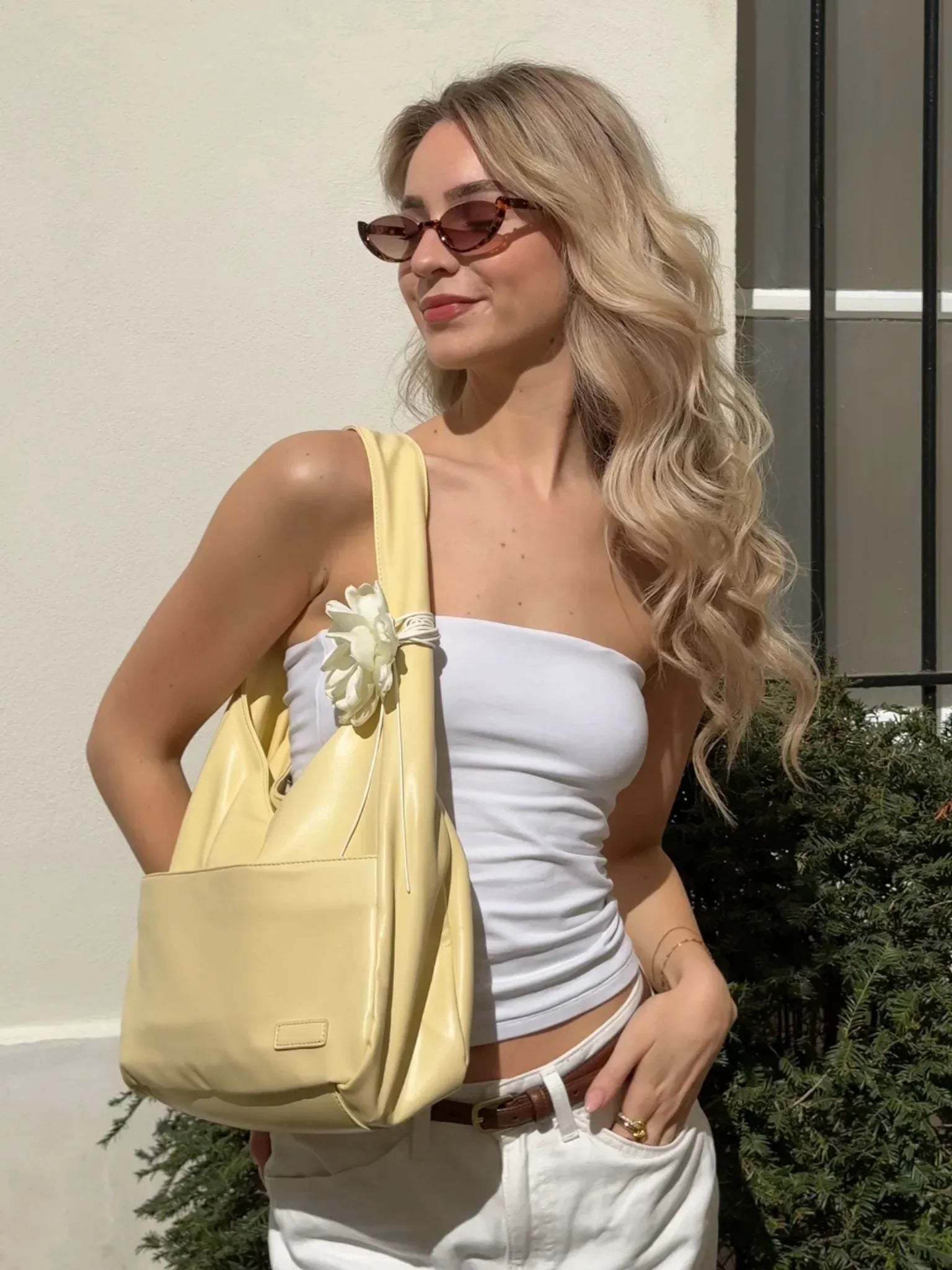 Sernelle bag worn in the city